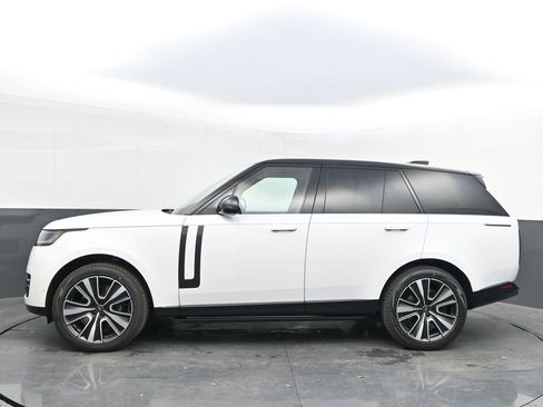 New 2025 Land Rover Range Rover SE image 4