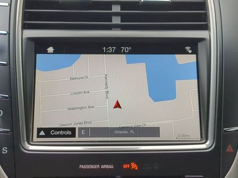 Used 2017 Lincoln MKX Reserve w/ Lincoln MKX Climate Package image 30