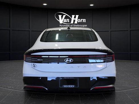 Used 2025 Hyundai Sonata SEL AWD/4WD image 6