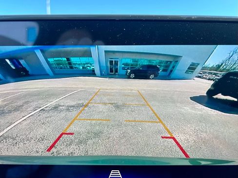 Used 2024 Volkswagen Atlas SE image 14