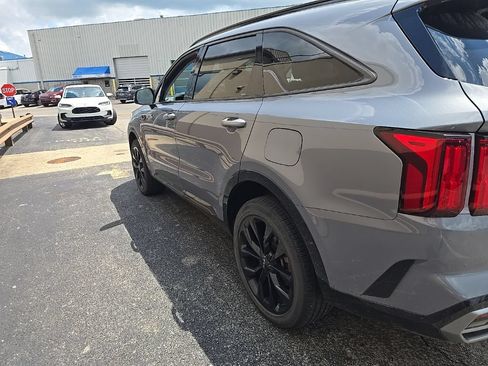 Used 2023 Kia Sorento SX AWD/4WD image 4