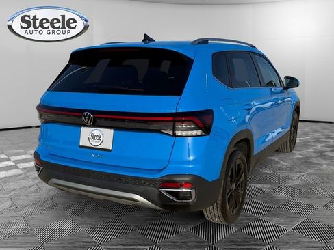 New 2025 Volkswagen Taos SE image 5