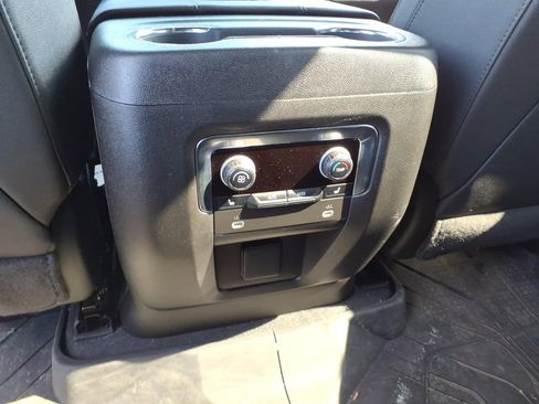 Used 2023 Chevrolet Tahoe High Country AWD/4WD image 12