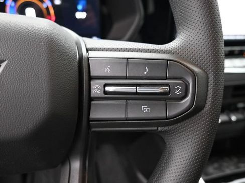 Used 2025 Chevrolet Colorado Trail Boss AWD/4WD image 23