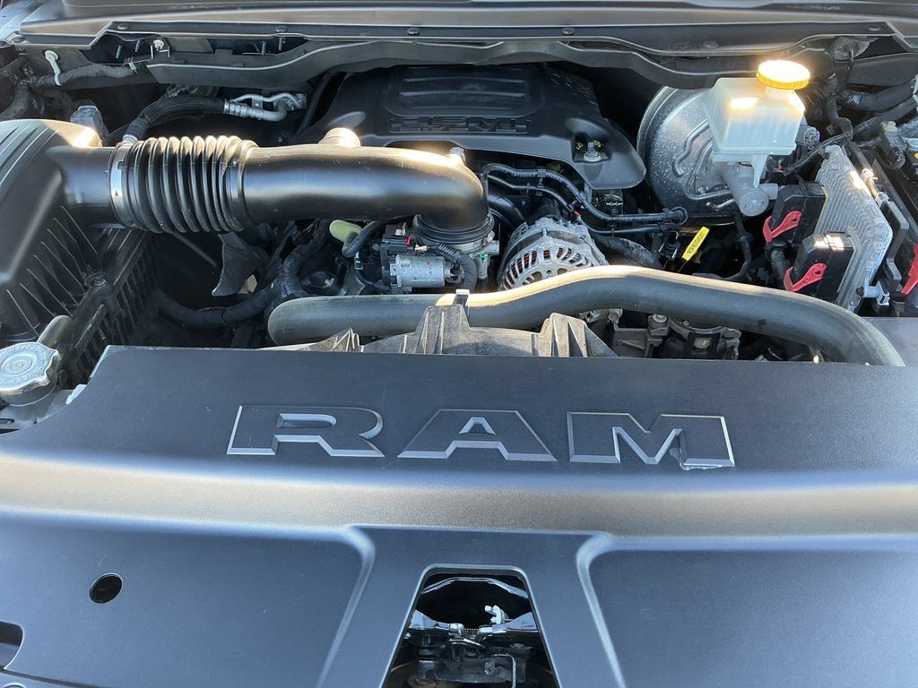 Used 2019 RAM 1500 Laramie AWD/4WD image 22