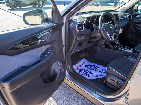 New 2025 Chevrolet TrailBlazer LT w/ Convenience Package image 19