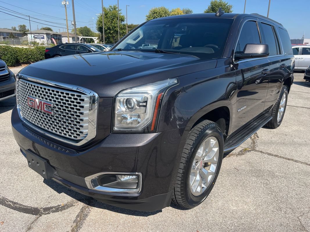 Used 2017 GMC Yukon SLT w/ Open Road Package AWD/4WD image 1