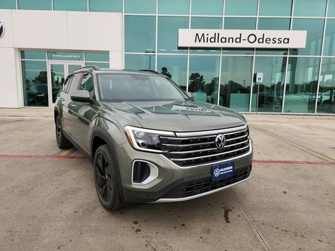 New 2026 Volkswagen Atlas SE image 1