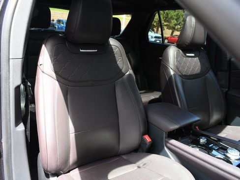 Used 2025 Ford Explorer Platinum w/ LUX Leather Package AWD/4WD image 27
