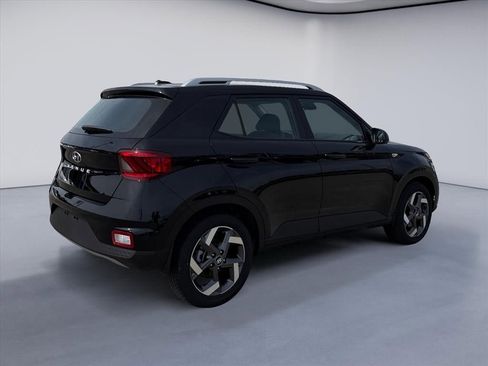 New 2026 Hyundai Venue SEL FWD image 5