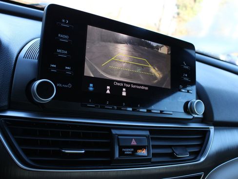 Used 2019 Honda Accord LX image 28