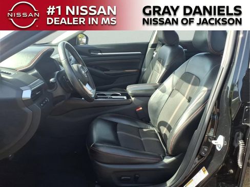 Used 2023 Nissan Altima 2.5 SR FWD image 23