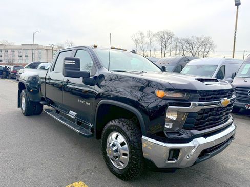 Used 2025 Chevrolet Silverado 3500 LT w/ Safety Package AWD/4WD image 1