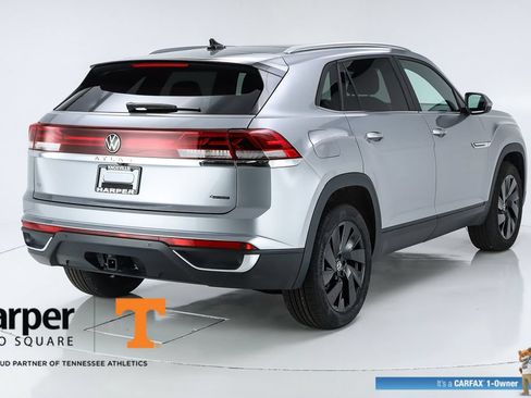 Used 2024 Volkswagen Atlas Cross Sport SE AWD/4WD image 9
