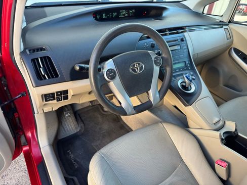 Used 2011 Toyota Prius Two image 2