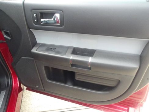 Used 2013 Ford Flex Limited w/ Titanium Appearance Pkg FWD image 9
