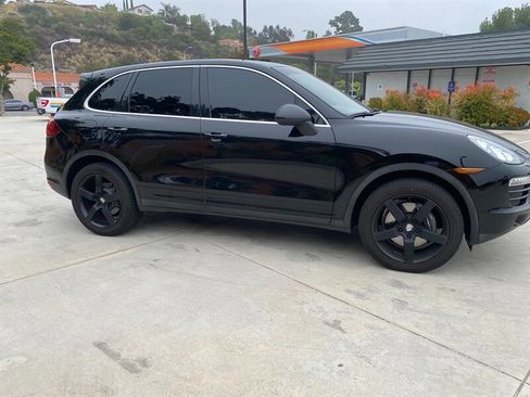 Used 2012 Porsche Cayenne AWD/4WD image 6