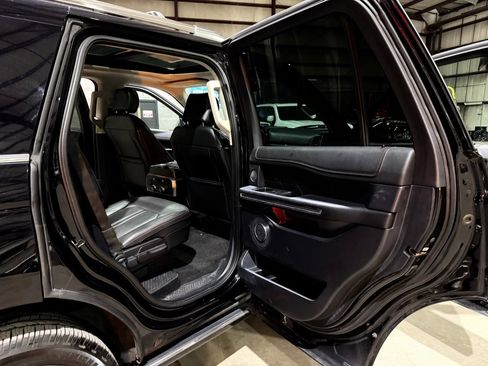 Used 2019 Ford Expedition Platinum RWD image 22