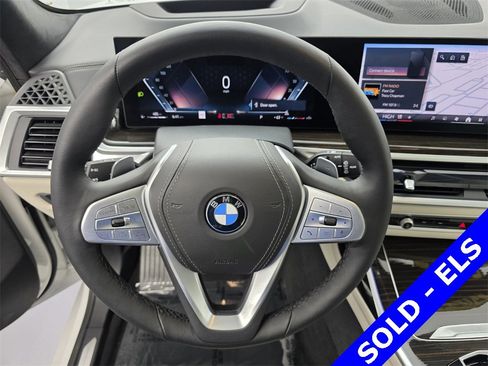 Used 2024 BMW X7 xDrive40i w/ Executive Package image 21