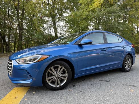 Used 2018 Hyundai Elantra SEL image 2