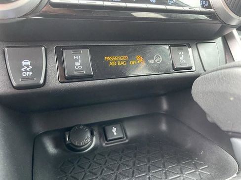 Used 2022 Toyota RAV4 XLE w/ Convenience Package AWD/4WD image 35