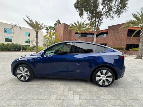 Used 2023 Tesla Model Y Long Range AWD/4WD image 9