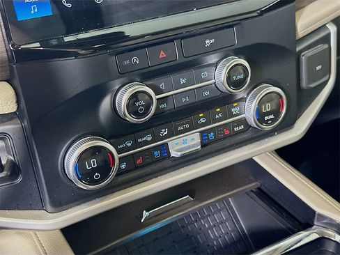 Used 2024 Ford Expedition Limited image 28