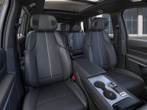 New 2027 Cadillac Vistiq Luxury AWD/4WD image 16