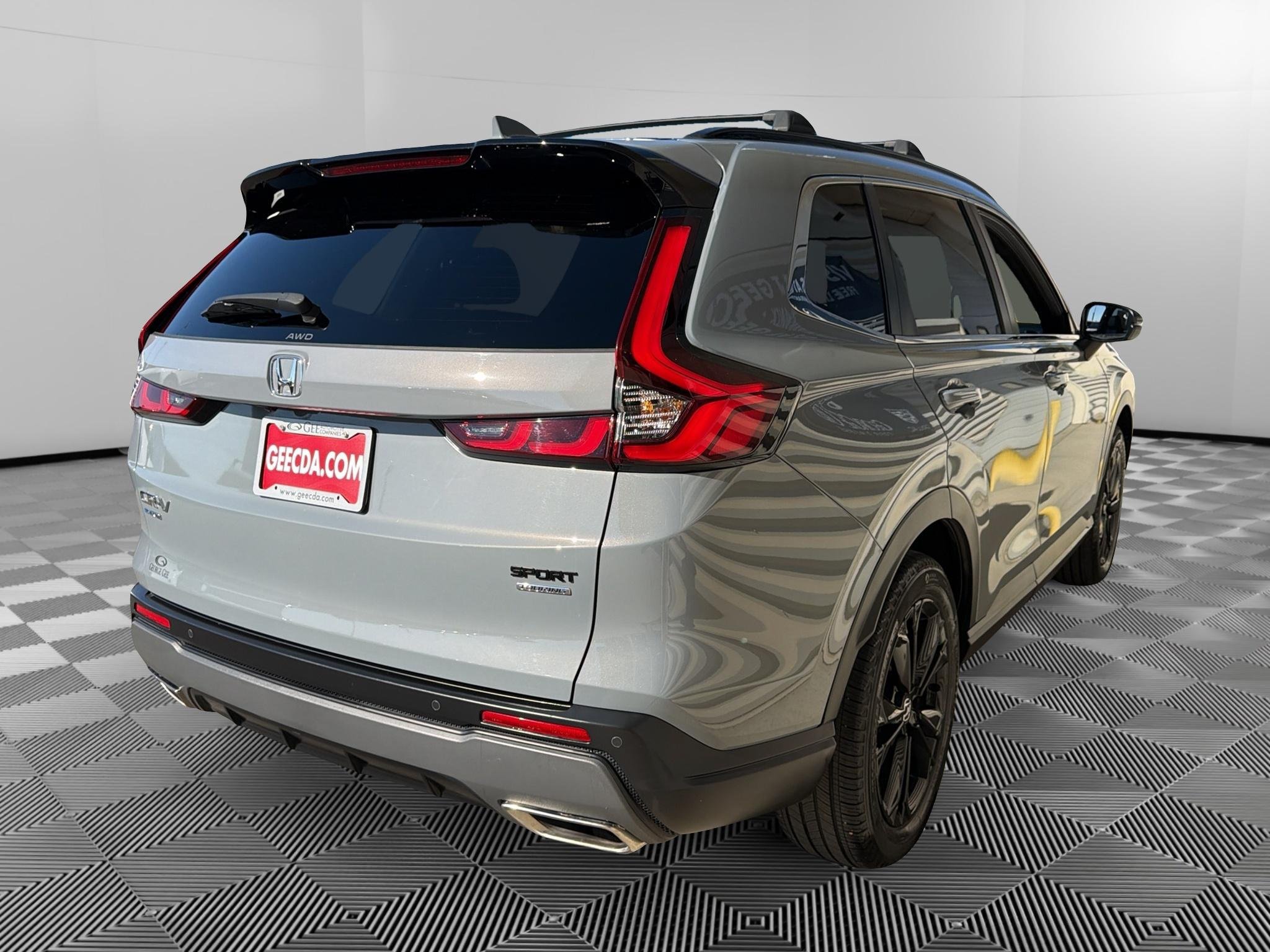 Used 2024 Honda CR-V Sport Touring image 4