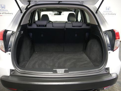 Used 2022 Honda HR-V EX image 11