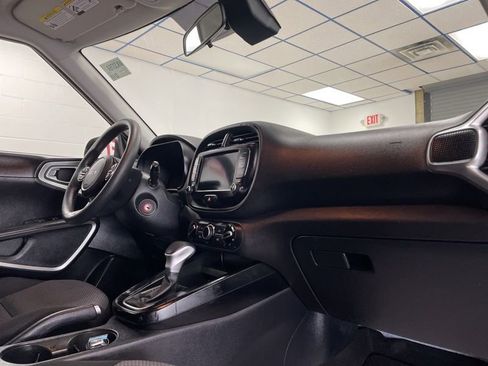 Certified 2023 Kia Soul LX w/ LX Technology Package FWD image 13