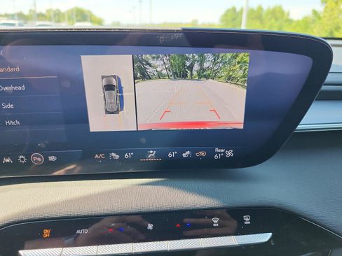 Certified 2025 Buick Enclave Sport Touring w/ Power Package AWD/4WD image 18