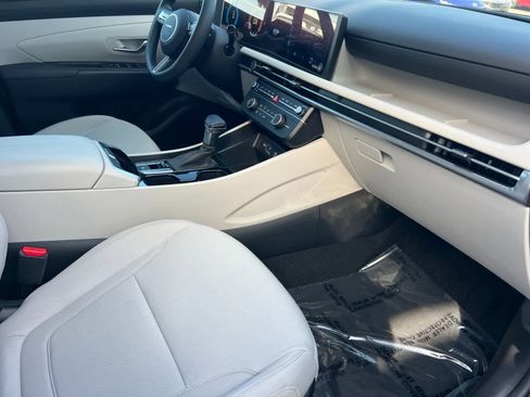 New 2026 Hyundai Tucson SE image 16