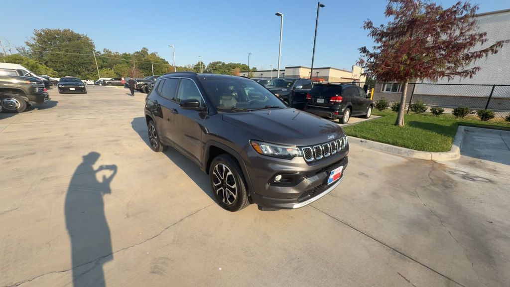 Certified 2023 Jeep Compass Limited AWD/4WD image 4