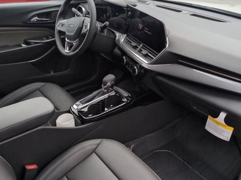 Used 2026 Chevrolet Trax ACTIV w/ Driver Confidence Package FWD image 17