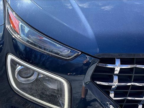 Used 2024 Hyundai Venue Limited image 26