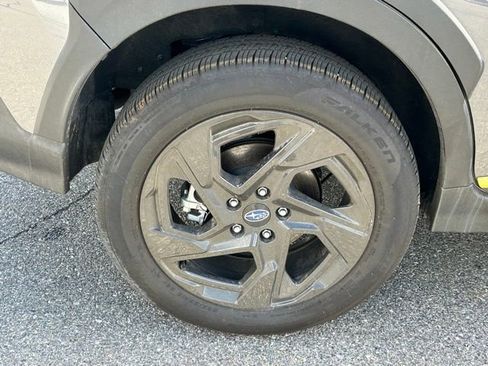 Used 2025 Subaru Crosstrek 2.5i Sport AWD/4WD image 9