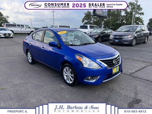 Used 2017 Nissan Versa FWD image 1
