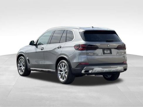 New 2026 BMW X5 xDrive50e w/ Premium Package AWD/4WD image 4