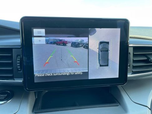 Used 2023 Ford Explorer XLT w/ Equipment Group 202A AWD/4WD image 20