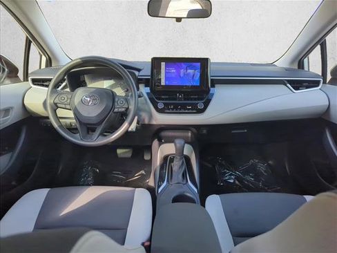 Used 2025 Toyota Corolla LE image 21