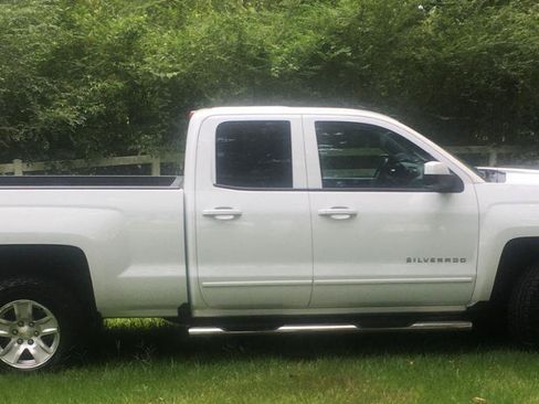 Used 2017 Chevrolet Silverado 1500 LT w/ All Star Edition AWD/4WD image 6