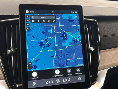 New 2026 Volvo XC90 T8 Plus w/ Protection Package Premier image 16