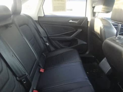 Used 2019 Volkswagen Jetta SEL Premium image 9