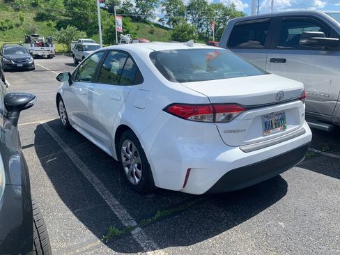 Used 2024 Toyota Corolla LE FWD image 4