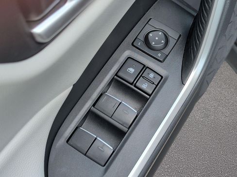 Used 2025 Toyota RAV4 XLE Premium FWD image 9
