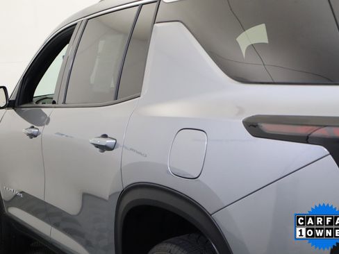 Used 2025 Chevrolet Traverse LT image 10