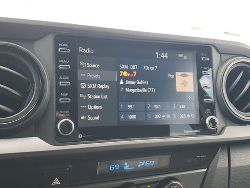 Used 2023 Toyota Tacoma TRD Off-Road w/ Technology Package image 19