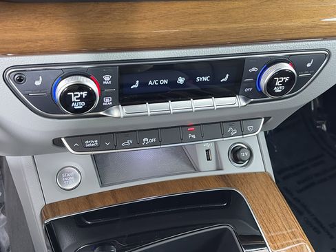 Certified 2024 Audi Q5 e Premium image 22