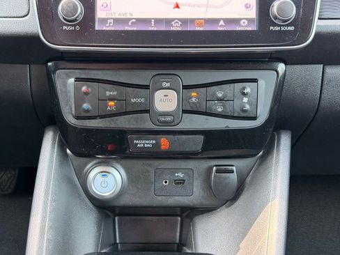 Used 2018 Nissan Leaf SV FWD image 21
